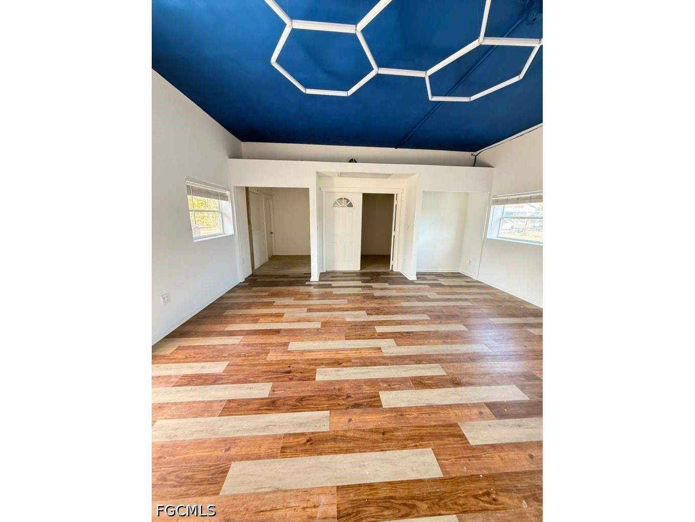 27 Cardinal Drive North Fort Myers FL 33917 2026020838 image13