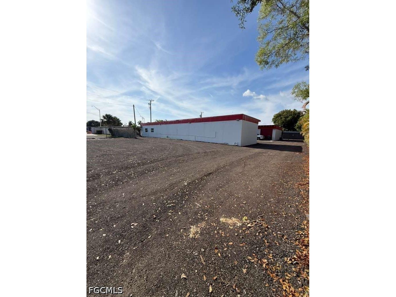 27 Cardinal Drive North Fort Myers FL 33917 2026020838 image2