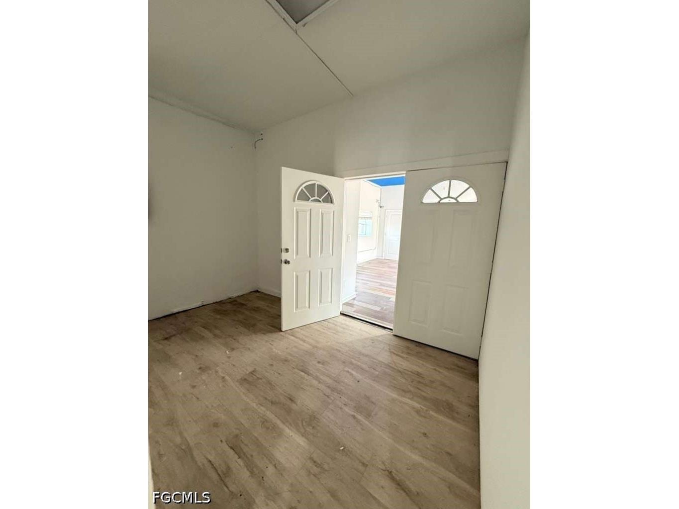 27 Cardinal Drive North Fort Myers FL 33917 2026020838 image8