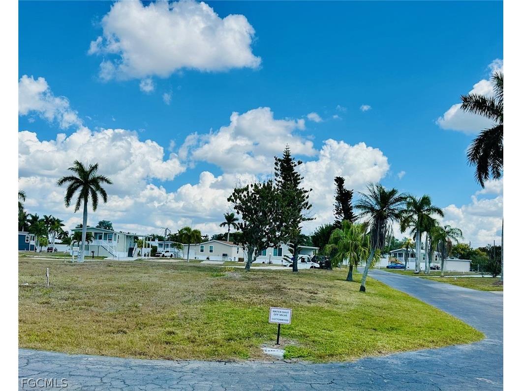 27 Cottonwood Drive Fort Myers FL 33908 2026012310 image1