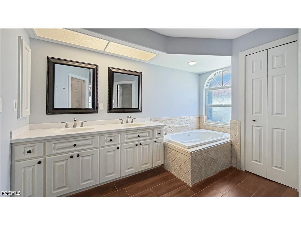 27 NE 20th Place Cape Coral FL 33909 2026019438 image14