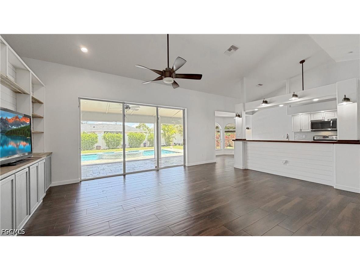 27 NE 20th Place Cape Coral FL 33909 2026019438 image4