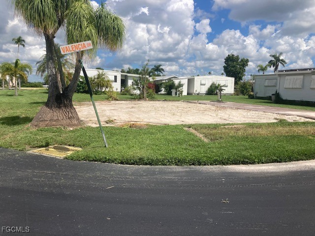 270 Valencia Drive Fort Myers FL 33905 2025014182 image2