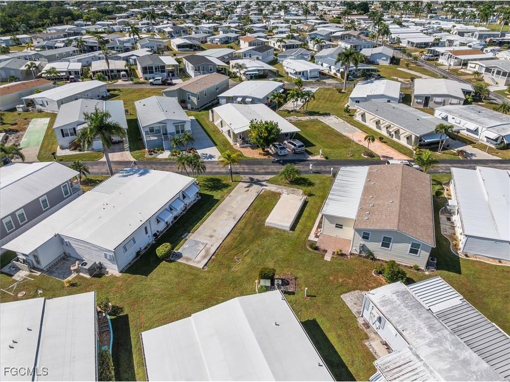 270 Yorkshire Avenue Fort Myers FL 33908 2025020937 image7