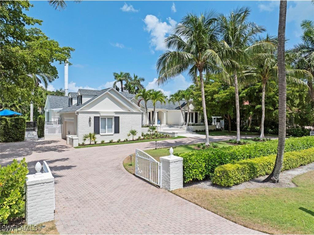 2700 Treasure Lane Naples FL 34102 225072204 image2