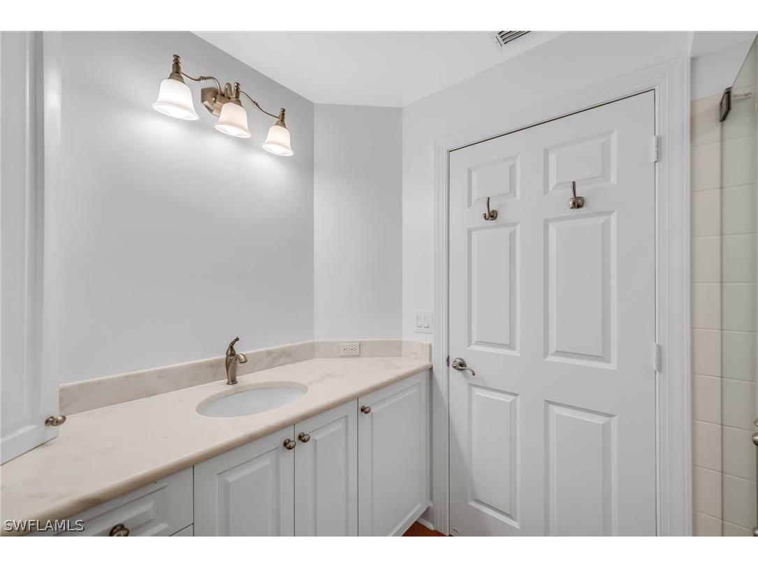 27008 Oakwood Lake Drive Bonita Springs FL 34134 226007145 image15