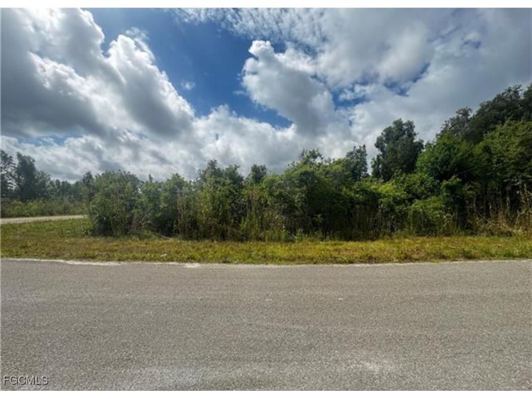 2701 26th Street W Lehigh Acres FL 33971 2025026335 image1