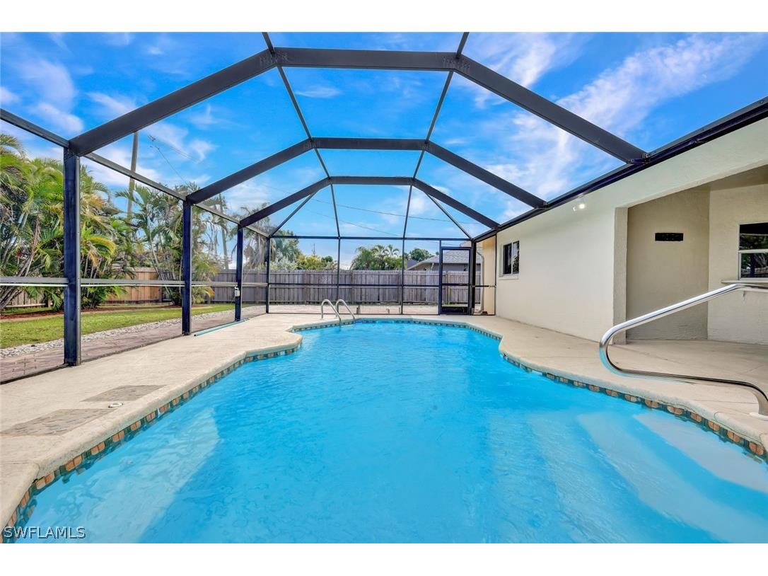 2701 Academy Boulevard Cape Coral FL 33904 224043772 image1