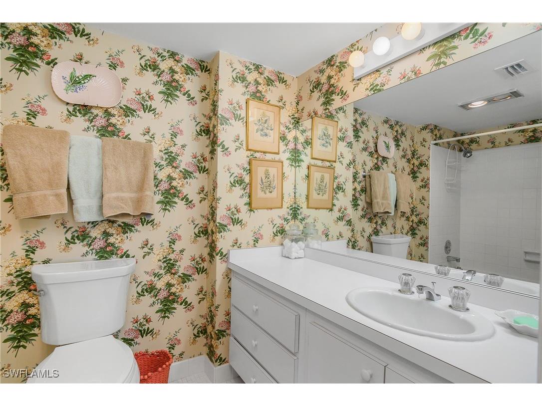 2701 Gulf Shore Boulevard N #5 Naples FL 34103 225082646 image20