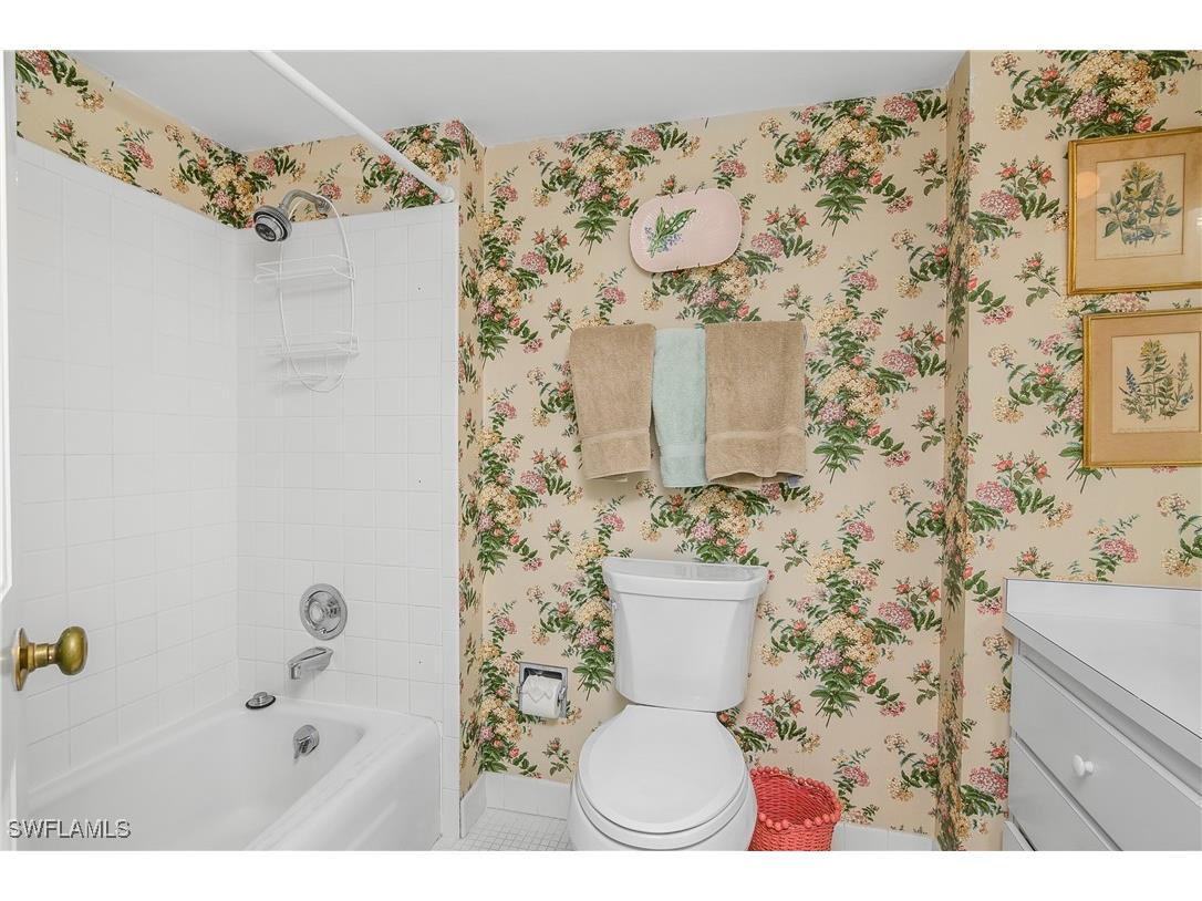 2701 Gulf Shore Boulevard N #5 Naples FL 34103 225082646 image21