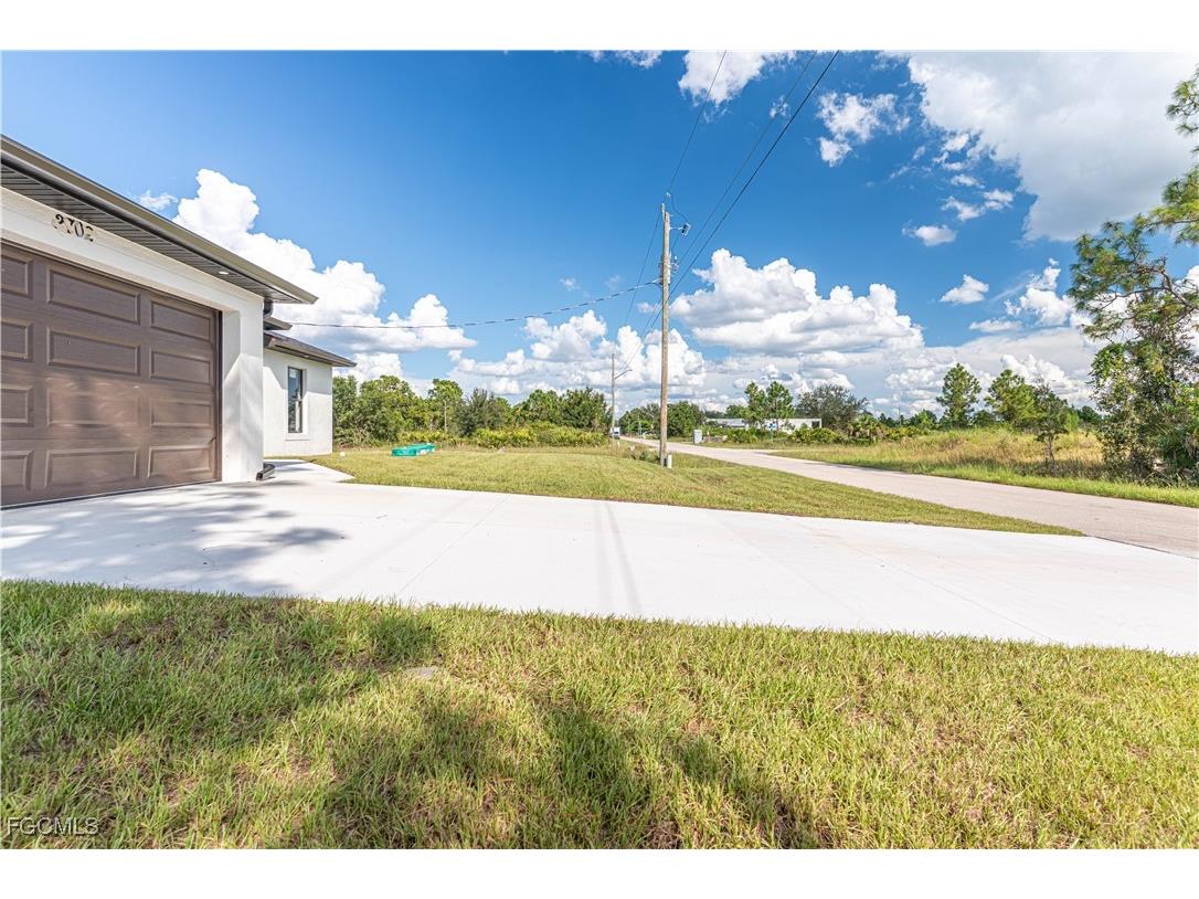 2702 49th Street W Lehigh Acres FL 33971 2025014515 image12