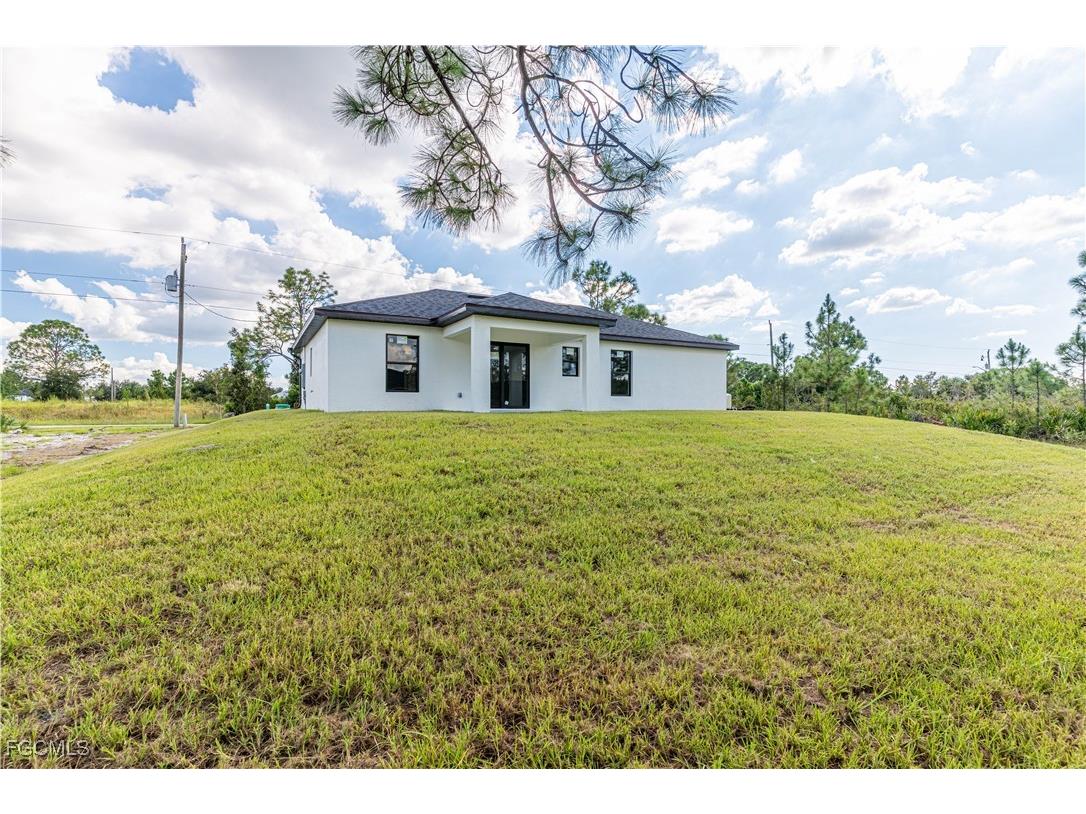 2702 49th Street W Lehigh Acres FL 33971 2025014515 image16