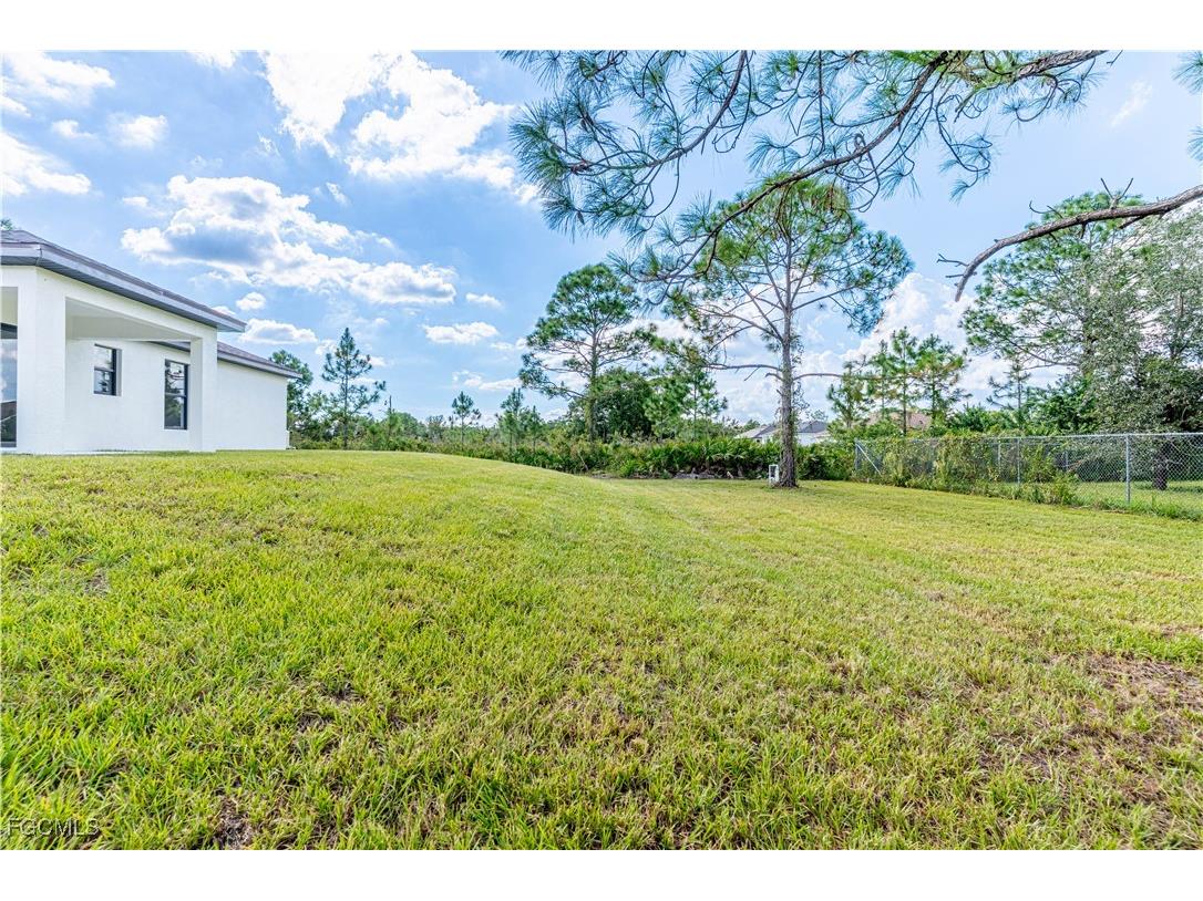 2702 49th Street W Lehigh Acres FL 33971 2025014515 image18