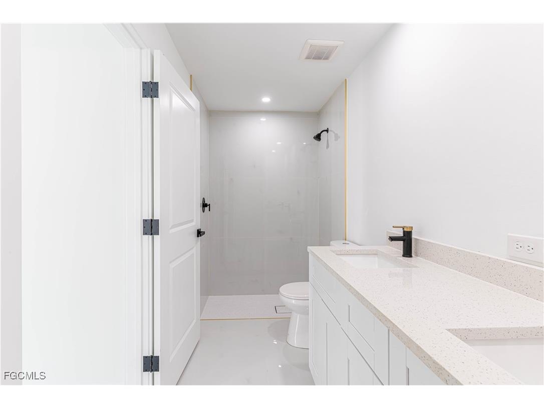 2702 49th Street W Lehigh Acres FL 33971 2025014515 image34