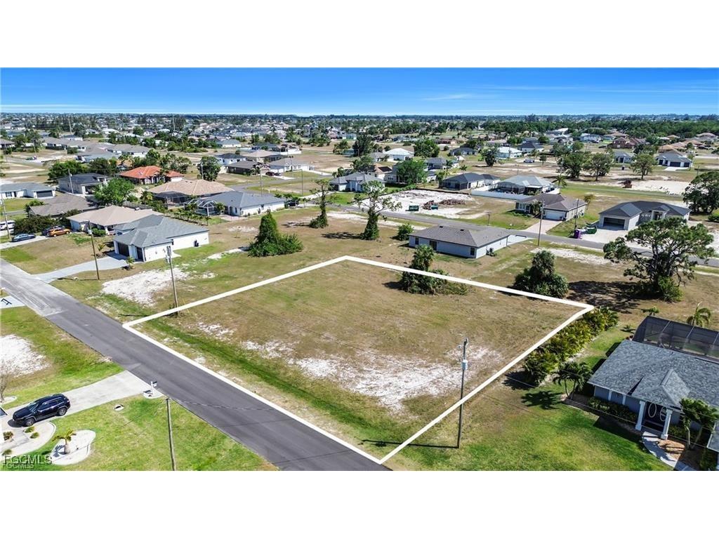 2702 NW 22nd Street Cape Coral FL 33993 2025020468 image1