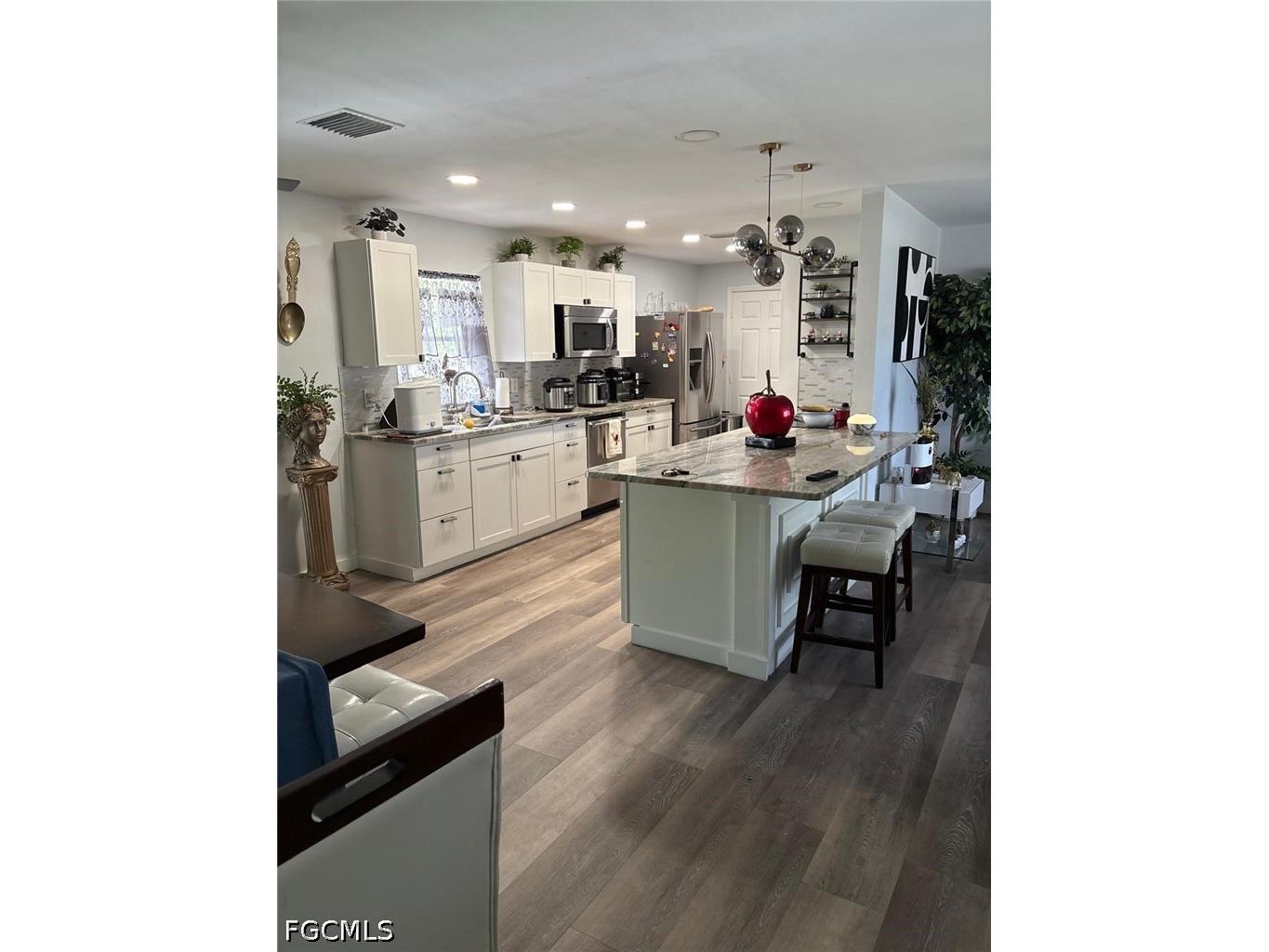 2702 SE 17th Place Cape Coral FL 33904 2026019915 image1