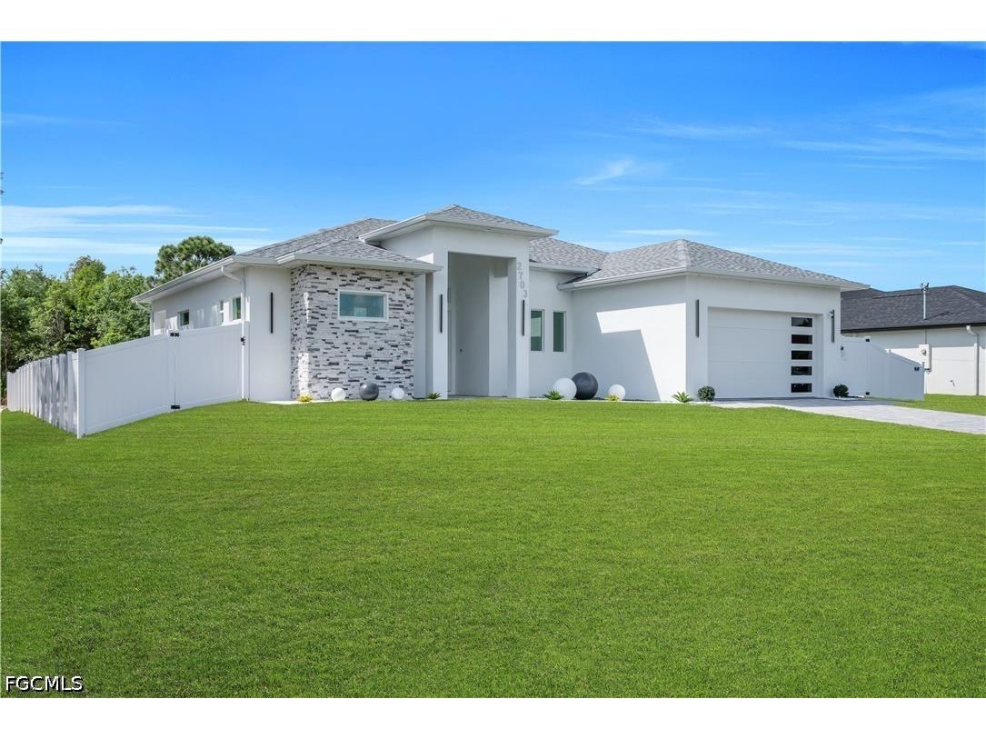 2703 34th Street SW Lehigh Acres FL 33976 2026018072 image3