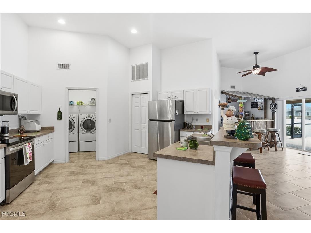 2703 NE Juanita Place Cape Coral FL 33909 2025024089 image10