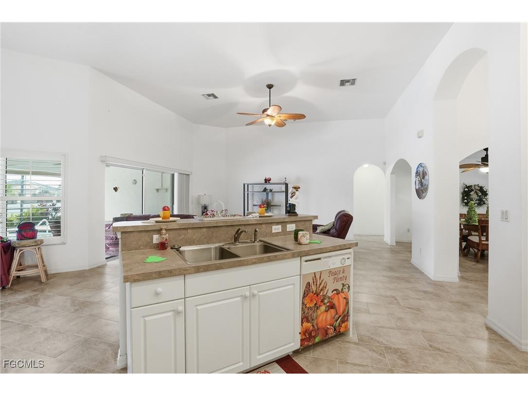 2703 NE Juanita Place Cape Coral FL 33909 2025024089 image11