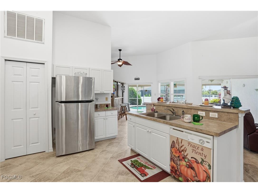 2703 NE Juanita Place Cape Coral FL 33909 2025024089 image12