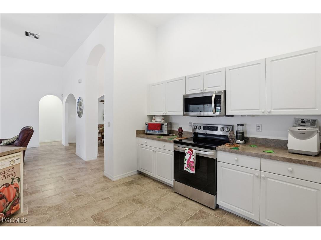 2703 NE Juanita Place Cape Coral FL 33909 2025024089 image13