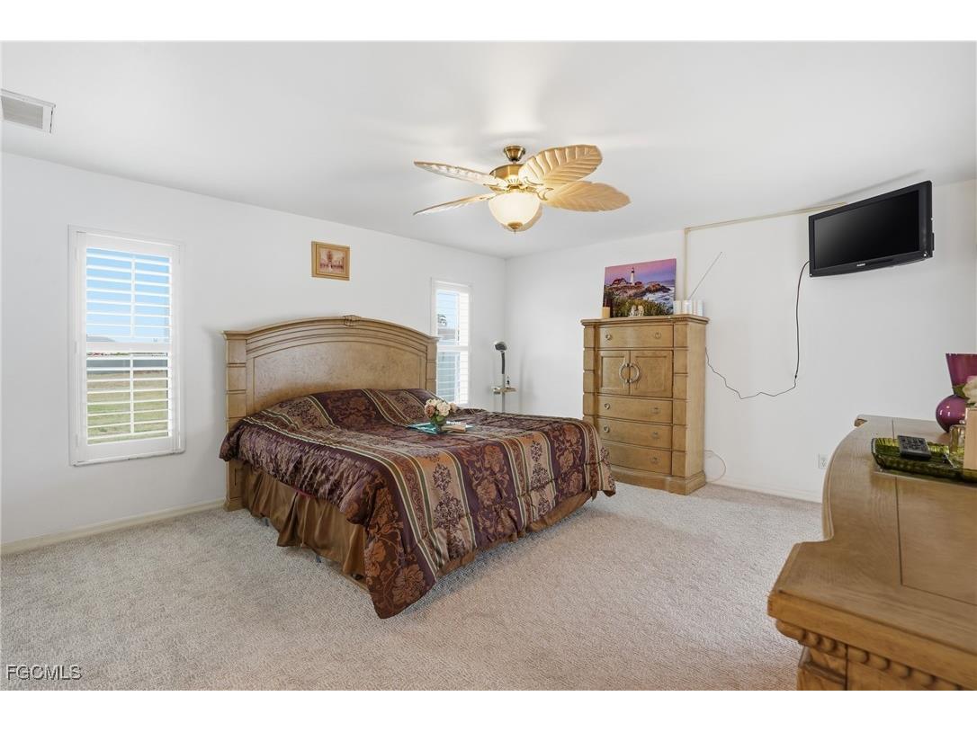 2703 NE Juanita Place Cape Coral FL 33909 2025024089 image17