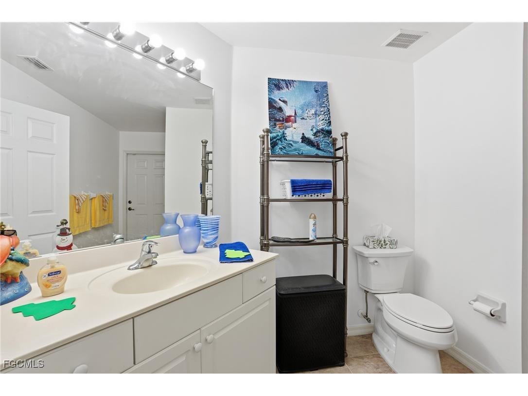 2703 NE Juanita Place Cape Coral FL 33909 2025024089 image29