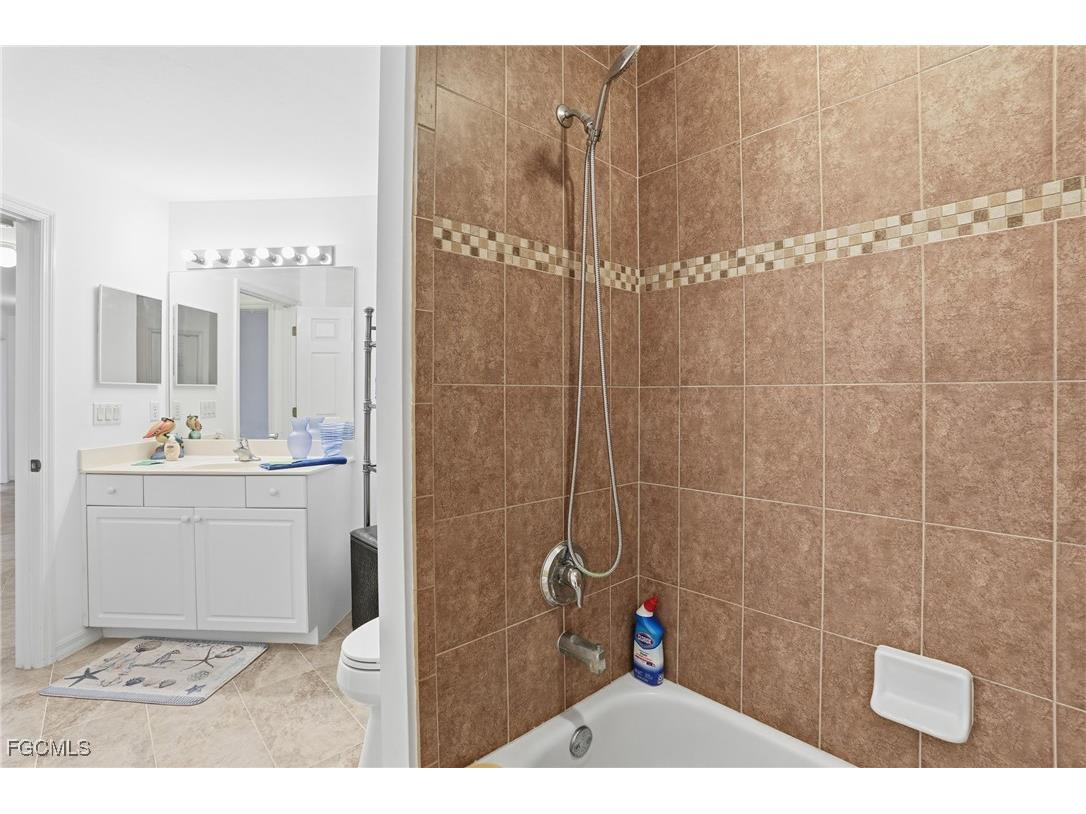 2703 NE Juanita Place Cape Coral FL 33909 2025024089 image30