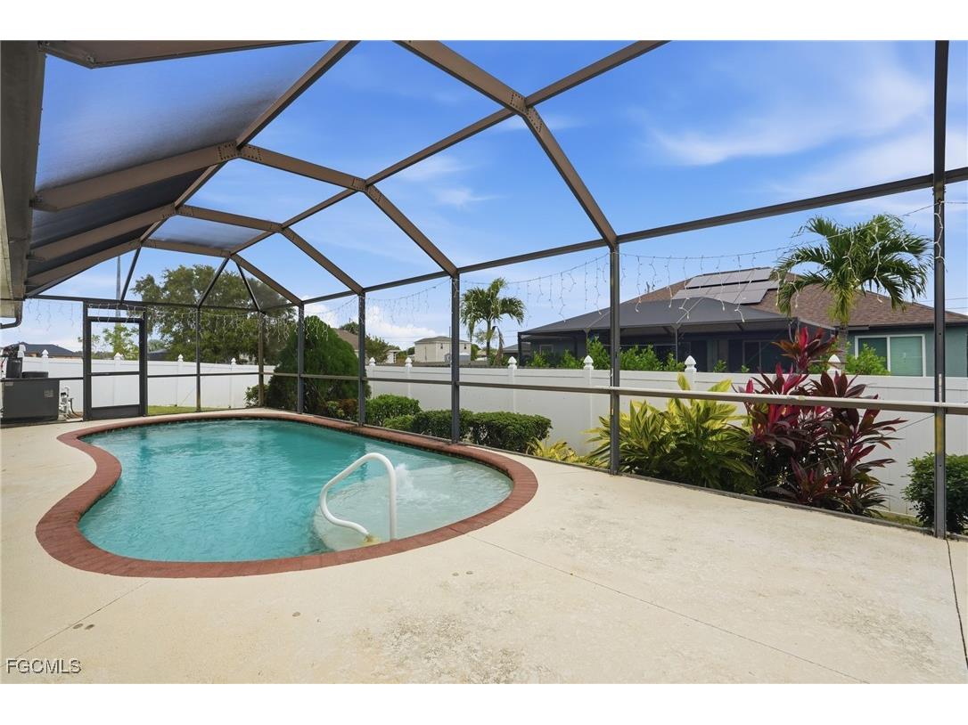 2703 NE Juanita Place Cape Coral FL 33909 2025024089 image35
