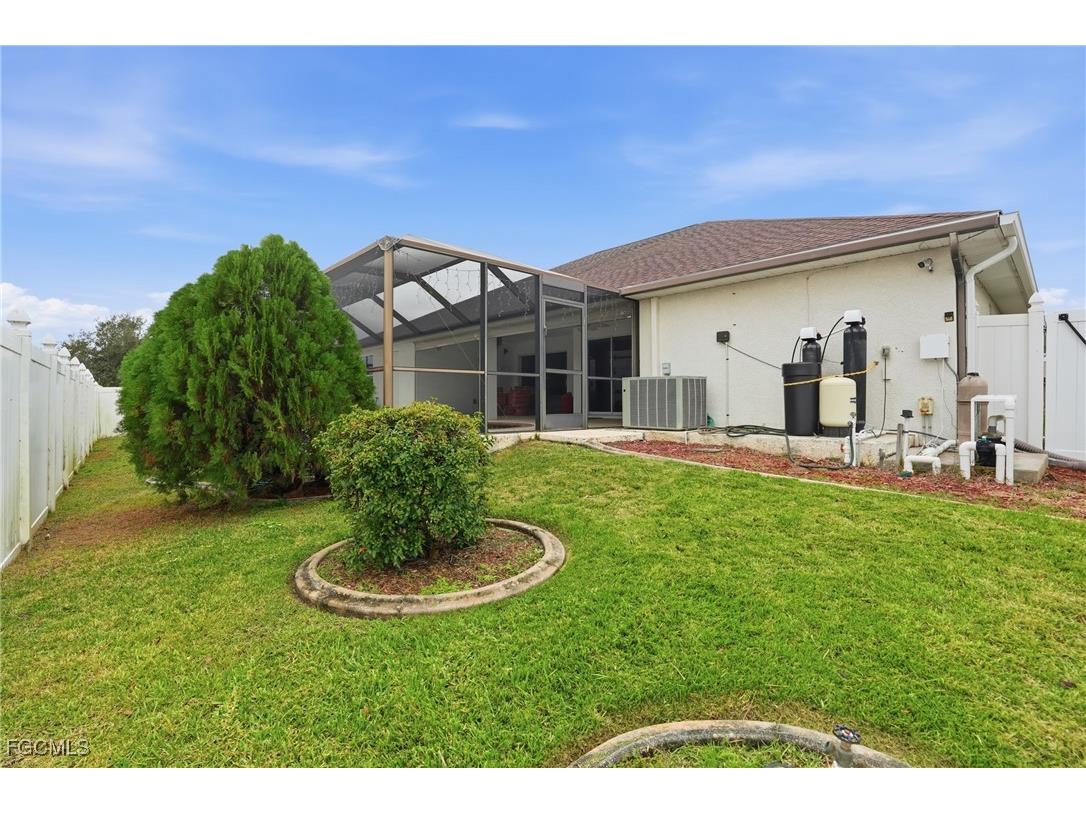 2703 NE Juanita Place Cape Coral FL 33909 2025024089 image40