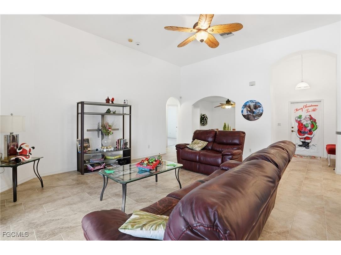 2703 NE Juanita Place Cape Coral FL 33909 2025024089 image8