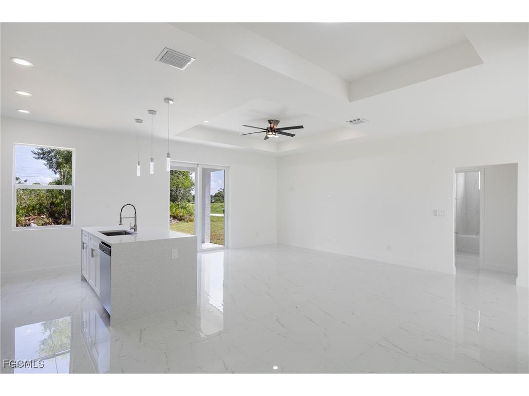 2704 22nd Street W Lehigh Acres FL 33971 2025014103 image4