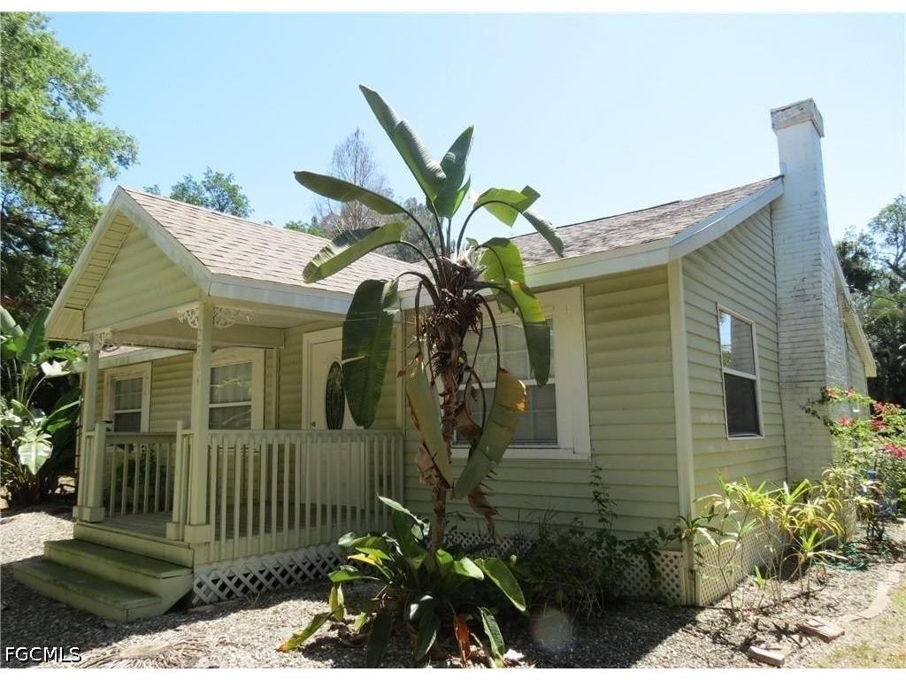 2704 2nd Street Fort Myers FL 33916 2026027565 image1