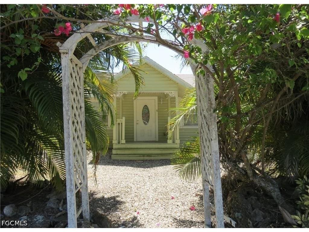 2704 2nd Street Fort Myers FL 33916 2026027565 image2