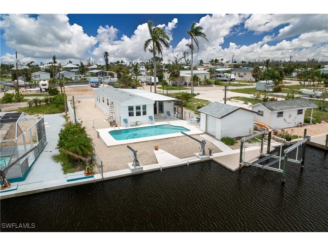 2704 Patterson Court Saint James City FL 33956 225010567 image1