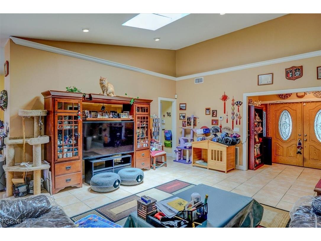 2704 SW 2nd Place Cape Coral FL 33914 2025005119 image13