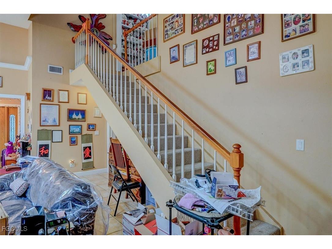 2704 SW 2nd Place Cape Coral FL 33914 2025005119 image14