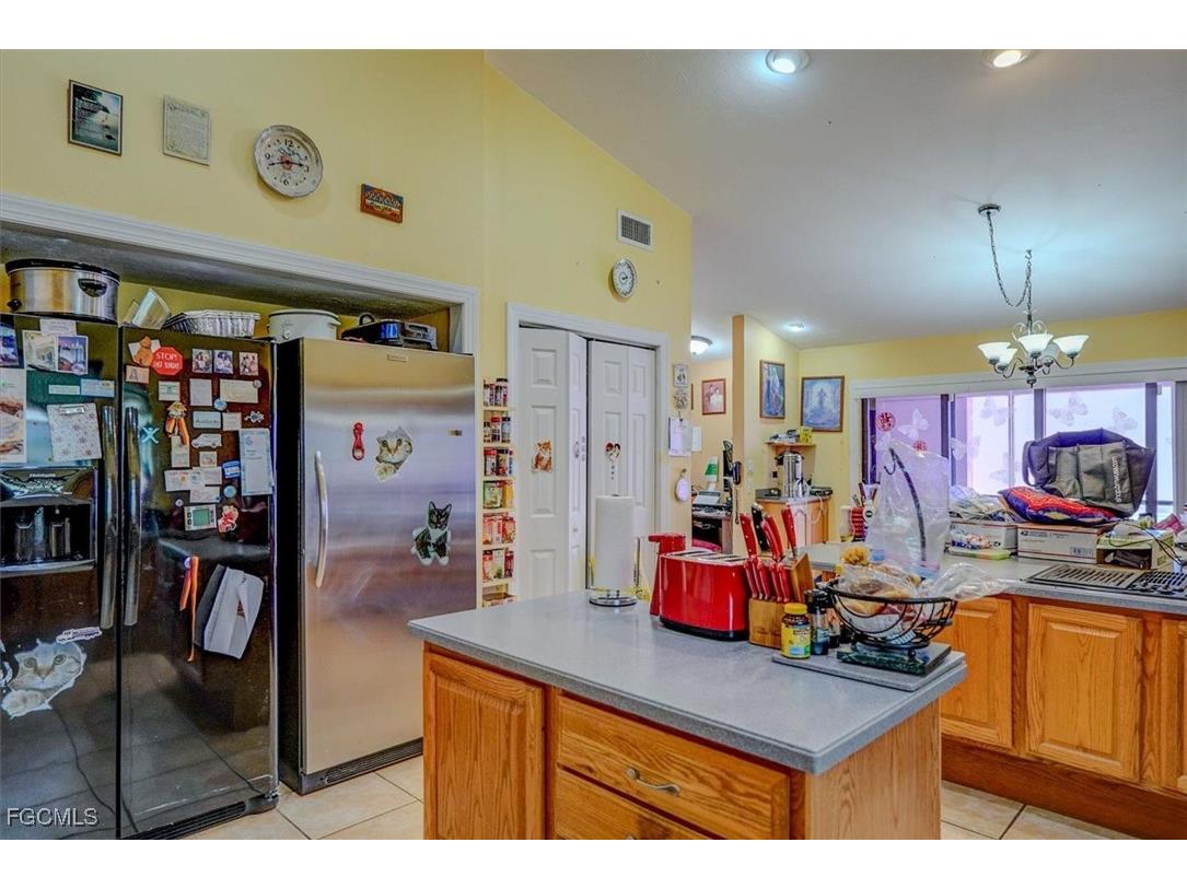 2704 SW 2nd Place Cape Coral FL 33914 2025005119 image18