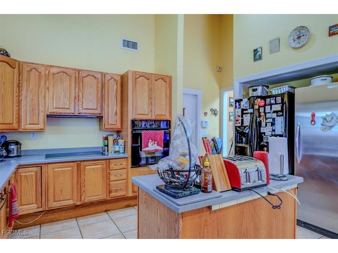 2704 SW 2nd Place Cape Coral FL 33914 2025005119 image19