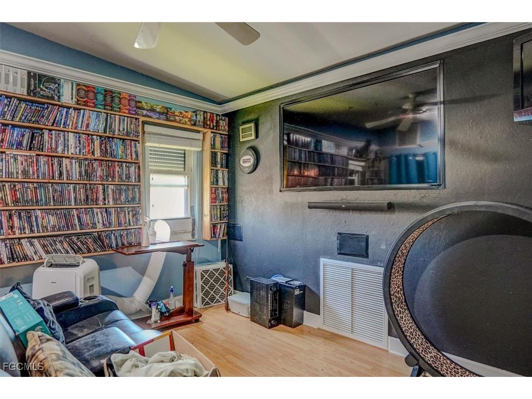 2704 SW 2nd Place Cape Coral FL 33914 2025005119 image24