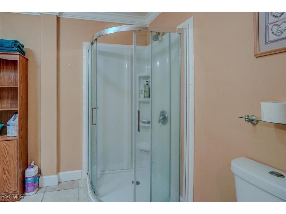 2704 SW 2nd Place Cape Coral FL 33914 2025005119 image35