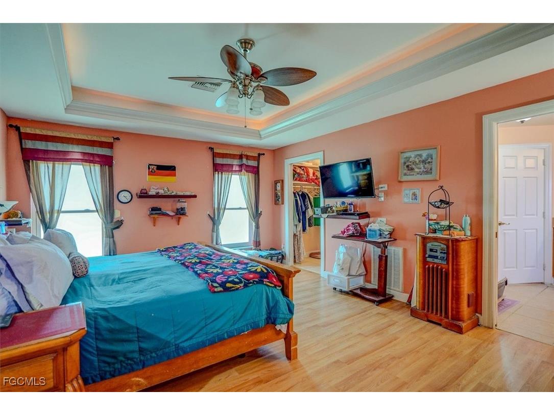 2704 SW 2nd Place Cape Coral FL 33914 2025005119 image38