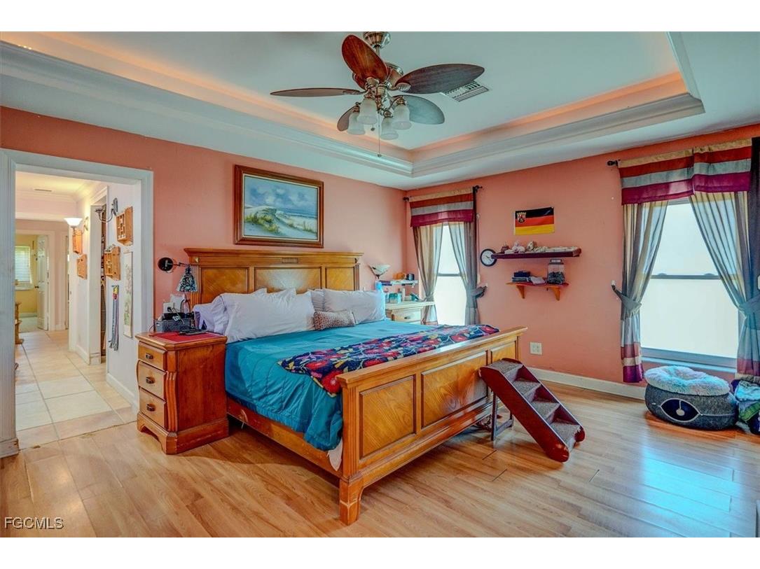 2704 SW 2nd Place Cape Coral FL 33914 2025005119 image39