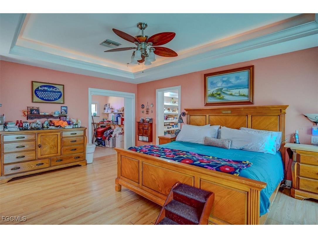 2704 SW 2nd Place Cape Coral FL 33914 2025005119 image40