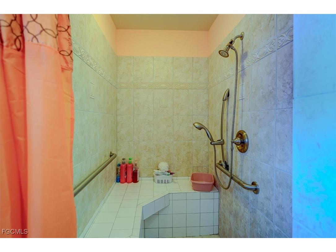 2704 SW 2nd Place Cape Coral FL 33914 2025005119 image45