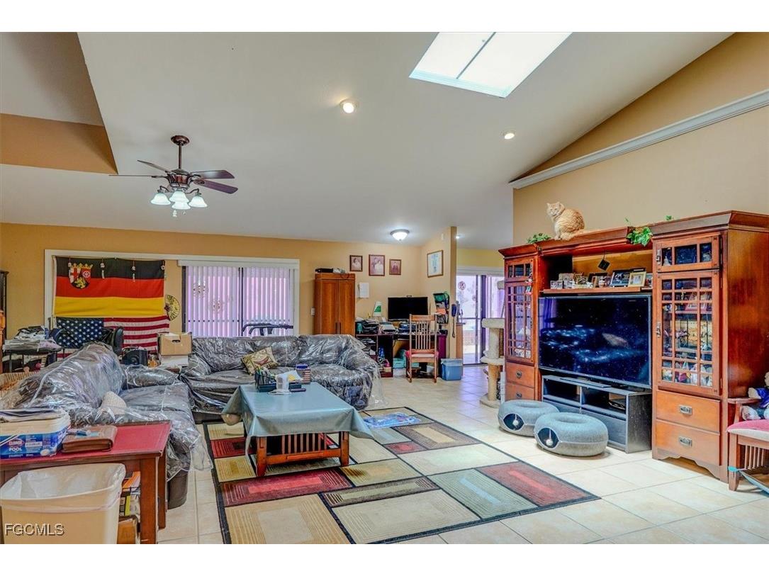 2704 SW 2nd Place Cape Coral FL 33914 2025005119 image9