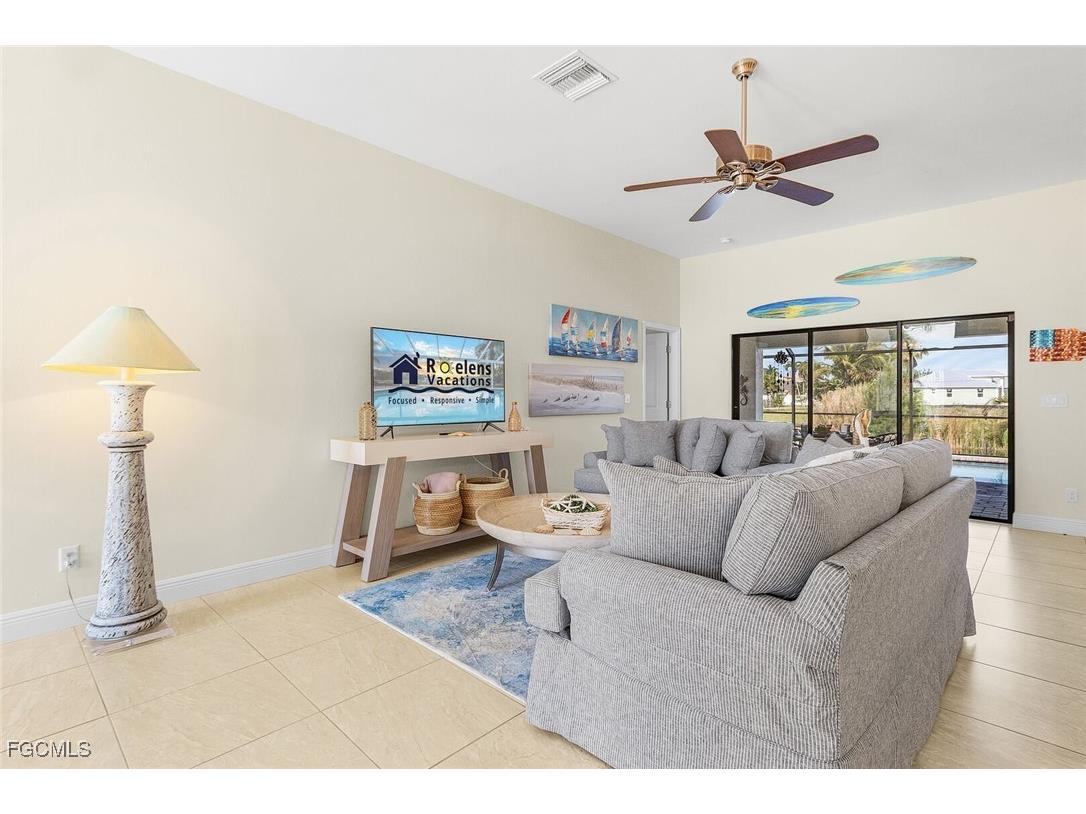 2704 SW 4th Place Cape Coral FL 33914 2025019713 image11