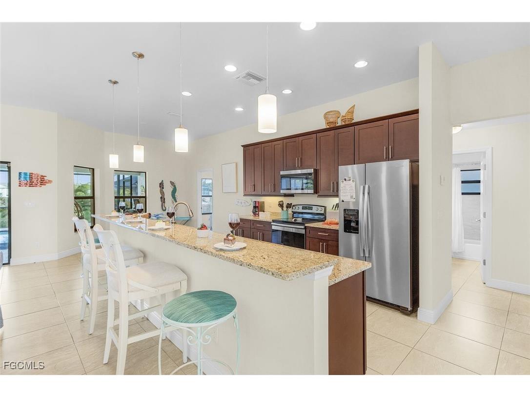 2704 SW 4th Place Cape Coral FL 33914 2025019713 image16