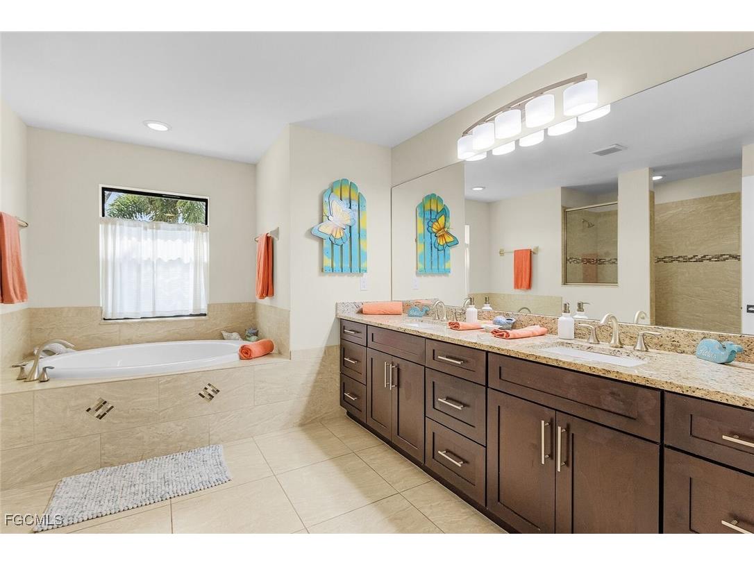 2704 SW 4th Place Cape Coral FL 33914 2025019713 image24