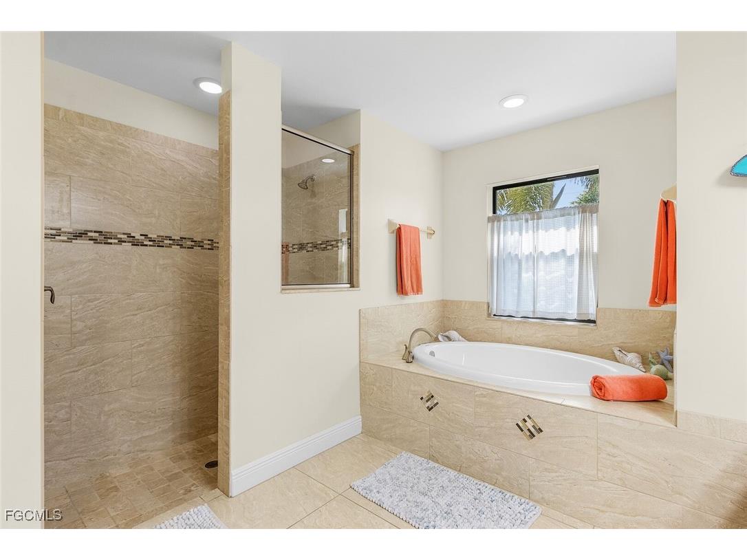 2704 SW 4th Place Cape Coral FL 33914 2025019713 image25